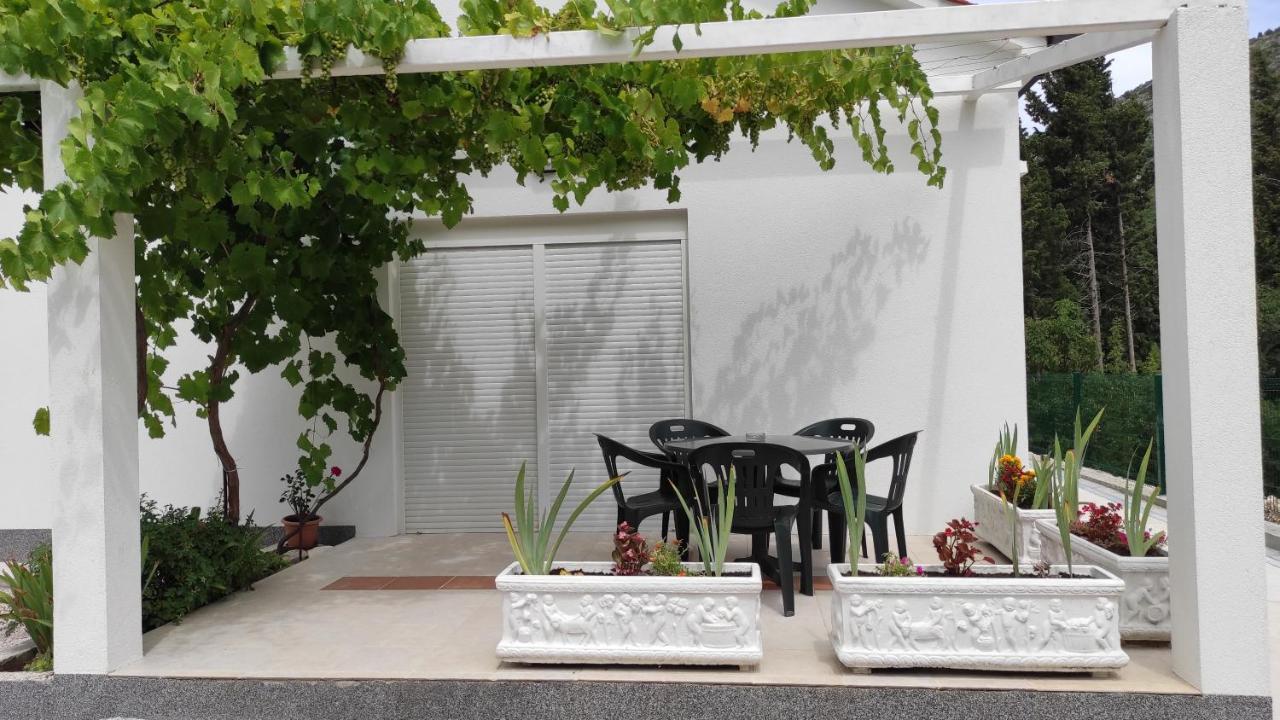 Villa Kuca Za Odmor Bebic, Kremena Klek Exterior foto