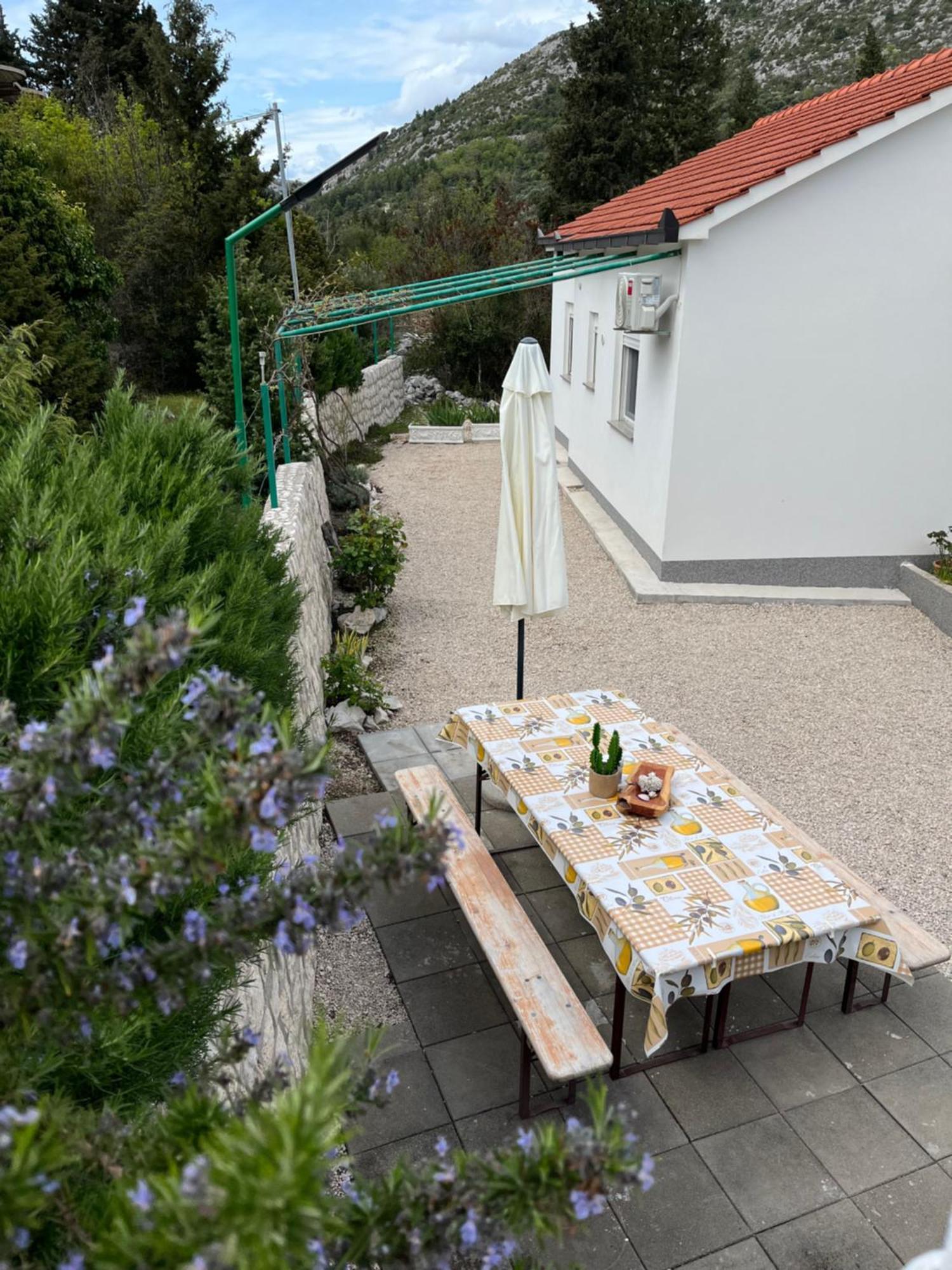 Villa Kuca Za Odmor Bebic, Kremena Klek Exterior foto